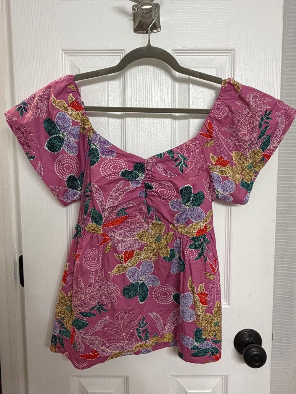 Boutique Pink Floral Babydoll Top With Sweetheart Neckline Size Medium